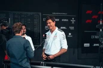 Wolff gaat Mercedes-aandelen verkopen in miljardendeal