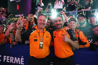 Piastri trekt letterlijk de stekker eruit, McLaren verschaft 'duidelijkheid', maar lijkt te liegen
