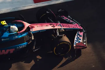 Alpine kan niets verklappen over stand van zaken Mercedes-motor: 'Weten het pas als de klok loopt'