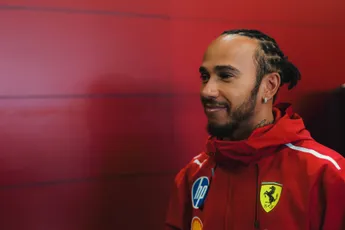 Hamilton weet het even niet meer: 'Schommelen tussen de droom en de nachtmerrie'