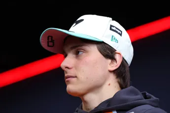 Oud-teambaas boos op McLaren vanwege behandeling Piastri: 'Het lijkt alsof ze hem niet steunen'