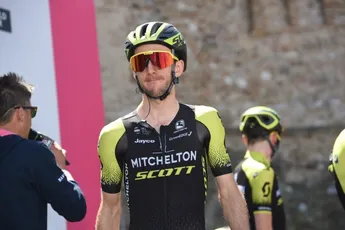 Simon Yates was opgelucht na positieve coronatest: 'Er was duidelijk iets mis'