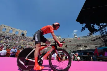 Dumoulin hielp Haga bij tijdritzege: 'Dacht bij alles: 'Dit is wat Tom zou doen''