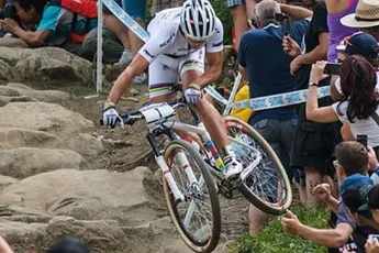 Schurter vol vertrouwen naar spelen: 'Parcours past beter bij mij dan bij Van der Poel'