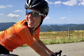 Van Anrooij grijpt net naast goud op WK tijdrijden voor junior-vrouwen