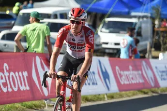 Terpstra kent veel pech en moet zege aan Wallays laten in Parijs-Tours