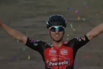 Belgische veldrijders vermaken zich met gezamenlijke trainingen op de weg