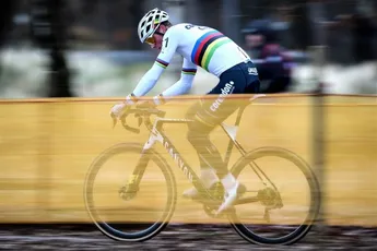 Van der Poel is 'een eenvoudige jongen': 'Zie Valverde dat niet zo doen'
