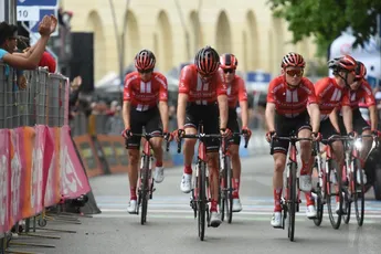 Column: Stay strong, in het mijnenveld dat wielrennen heet