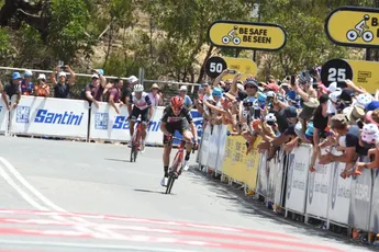 Huzarenstukje Holmes in slotrit Tour Down Under; Porte pakt eindzege