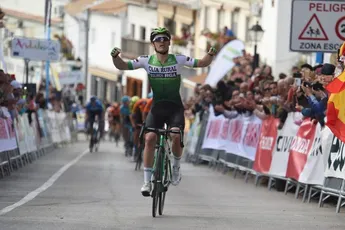 Superstunt Serrano in tweede etappe Ruta del Sol; Fuglsang blijft leider