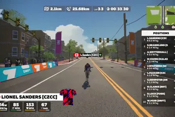 Sanders solo naar zege Ronde van Zwift, Van der Poel onzichtbaar