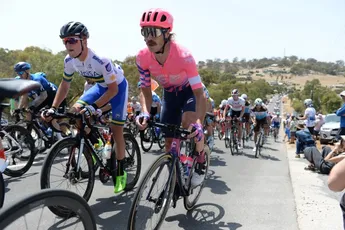 Docker verwacht vermoeide renners: 'Het is een seizoen dat in je benen zit'