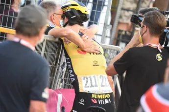 Tranen en samengeknepen billen bij Jumbo-Visma: 'Wout, je bent een held'