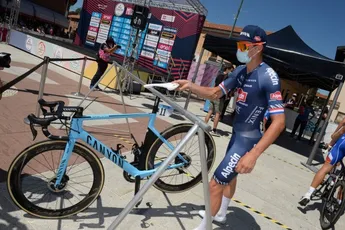 Van der Poel wordt niet onderschat voor Parijs-Roubaix: 'Technisch is hij zo ontzettend goed'