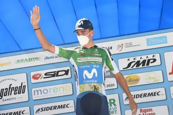 Jacobs loopt klaplong op en breekt schouderblad en rib bij Vuelta-crash