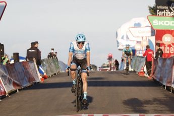 Vuelta a España etappe 12 | Daniel Martin en Vlasov kozen eigen tempo