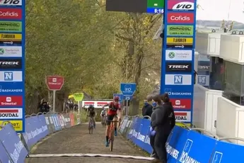 Worst wint na heerlijke strijd op Koppenberg, volledig podium oranje