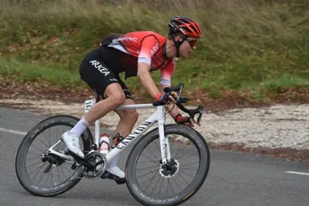 Welten blij met eerste profzege: 'Normaal werk ik voor de ploeg, nu werkt de ploeg voor mij'