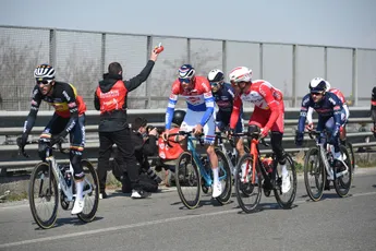 De Bondt cijfert zich weg voor Van der Poel: 'Voor Superman doe je alles'
