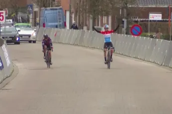 Pieters gunt Majerus de zege na knap ploegstaaltje in de Omloop van de Westhoek