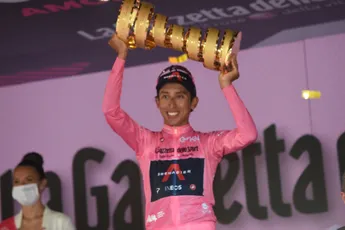 Kamp-Bernal treurt én duimt: 'Hij keek heel erg uit naar de strijd met Pogacar en Roglic'