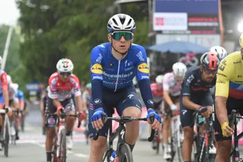 Evenepoel geeft visitekaartje voor WK af met imponerende solozege in Druivenkoers Overijse