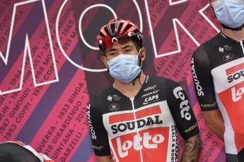 Ewan pareert kritiek op Giro-opgave: 'Ik gaf op met een écht probleem, dat zat me dwars'