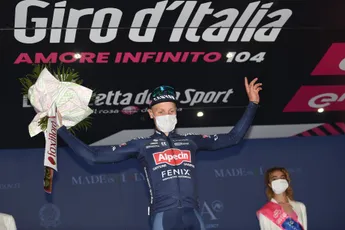 Ploegleider Cornelisse dolblij met zege Merlier: 'Het is gekkenhuis'