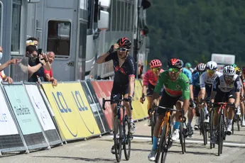 Thomas verrast Colbrelli en consorten met late uitval in Dauphiné; Pöstlberger houdt geel