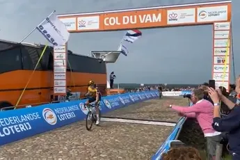 Tim van Dijke rondt solo succesvol af op NK Beloften, tweelingbroer Mick tweede