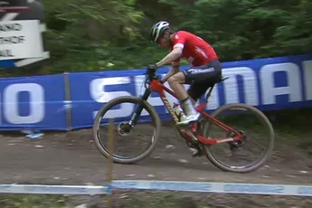 Flückiger waarschuwt Van der Poel: 'Ik ben de beste. Als ik niks geks doe, is goud voor mij'