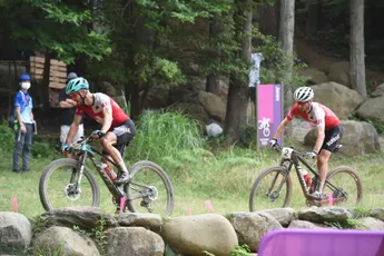 Zwitsers Flückiger en Schurter botsen tijdens wereldbeker Lenzerheide, Braidot verrast met zege