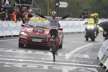 Konrad met indrukwekkende solo naar etappezege in de Tour, Pogacar soeverein