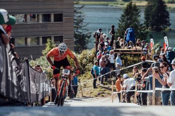 Mathieu van der Poel verkent Olympisch mtb-parcours als afsluiting van seizoen: 'Omloop waar ik blij mee ben'
