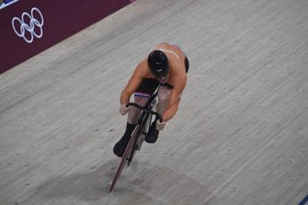 Lavreysen lag een uur voor Olympische sprintfinale op bed: 'Concurrent had het niet zo goed als ik'