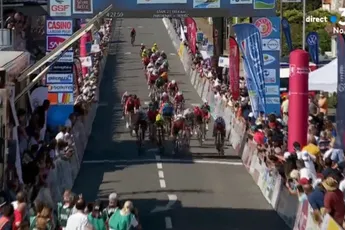 Tesson verpest feestje Viviani en wint tweede etappe Tour Poitou-Charentes