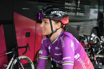 Van den Broek-Blaak wordt tiende in Roubaix: 'Was helemaal leeg op het einde'