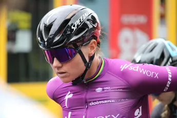 Van den Broek-Blaak verrast en gaat toch langer door, Vollering tekent bij tot eind 2024