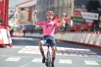 Craddock loodst Cort naar ritzege en dolt met de Deen nadien: 'Met moustache kun je niet verliezen'