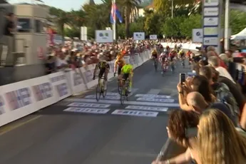 Mick van Dijke ternauwernood geklopt door Menten in lastige klimetappe CRO Race