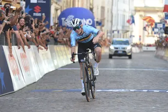 Evenepoel doet meeste kopwerk, maar ziet lepe Colbrelli EK winnen: 'Hoort bij de koers'