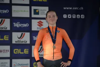 Nederlandse Uijen imponeert met zege in slotrit Valencia, Belgische Ghekiere wordt tweede en pakt eindzege