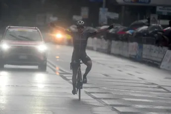 Grote Remco Evenepoel Show in Coppa Bernocchi: Belg dubbelt peloton na aanval van 140 (!) kilometer