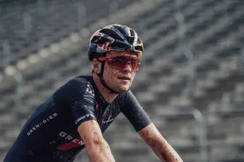 Pidcock bespreekt rivalen: 'Mathieu is alleen blij als hij wint, Wout kiest zijn dagen'