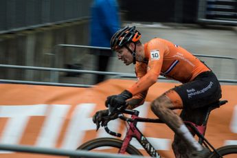 Van der Poel rijdt op het WK weer in het oranje, maar wordt omgeven door België: 'Een beetje apart'