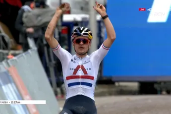 Pidcock troeft Iserbyt af in strijd om seconden: 'Dacht dat hij het gat kon dichten'