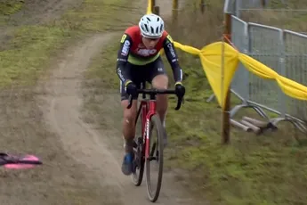 Nummer DERTIEN voor Sanne Cant na groot machtsvertoon, Riberolle bij eerste BK tweede