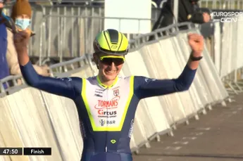 Verstrynge klopt Michels in spannend duel om Belgische titel (beloften), Nys stapt af na val