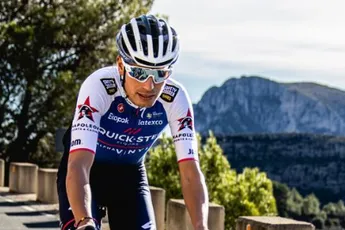 Quick Step-show in Tour of Oman: Schmid maakt indruk met solo, Masnada klaart het klusje